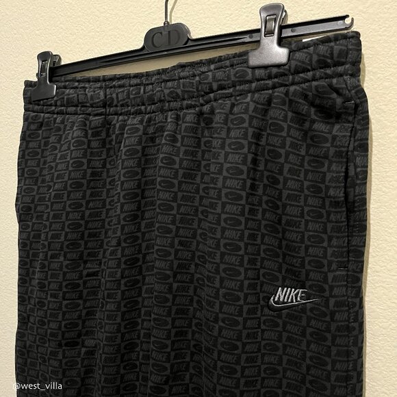 Nike Sportswear Club Monogram Fleece Mens Jogger Sweatpants Black - Picture 9 of 11